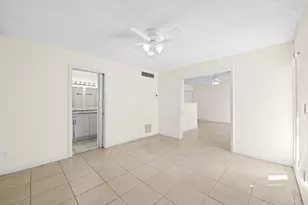 631 Executive Center Dr, West Palm Beach, FL 33401 - Photo 7