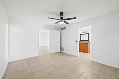639 Executive Center Drive #O-105, West Palm Beach, FL 33401 - Photo 5