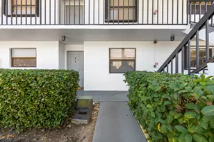 1270 SE Parkview Pl, Stuart, FL 34994 - Photo 1