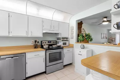 1270 SE Parkview Place #B5, Stuart, FL 34994 - Photo 27