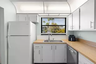 1270 SE Parkview Pl, Stuart, FL 34994 - Photo 29