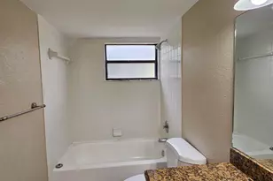 1581 Balfour Point Dr, West Palm Beach, FL 33411 - Photo 7