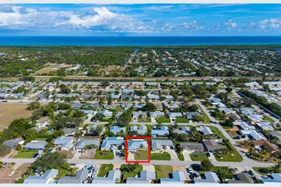 8993 SE Sandridge Avenue, Hobe Sound, FL 33455 - Photo 5