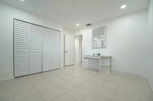 438 Lake Carol Dr, West Palm Beach, FL 33411 - Photo 11