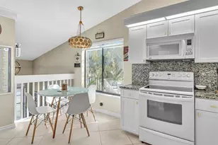 10215 N Circle Lake Dr, Boynton Beach, FL 33437 - Photo 5