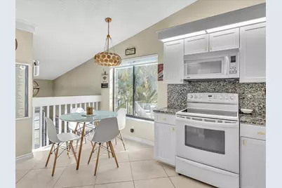 10215 N Circle Lake Drive #201, Boynton Beach, FL 33437 - Photo 5