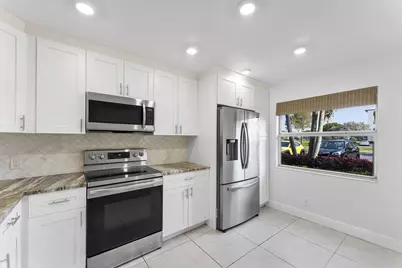 1037 Guildford C, Boca Raton, FL 33434 - Photo 5