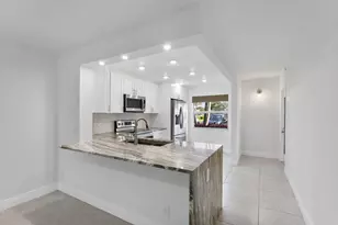 1037 Guildford C, Boca Raton, FL 33434 - Photo 9