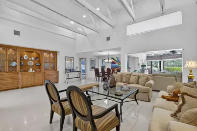 4881 Pineview Circle, Delray Beach, FL 33445 - Photo 9