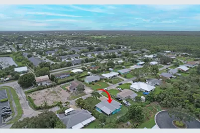 8151 SE Evergreen Street, Hobe Sound, FL 33455 - Photo 9