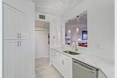 500 Uno Lago Drive #402, Juno Beach, FL 33408 - Photo 9