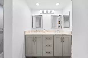 17276 Boca Club Blvd, Boca Raton, FL 33487 - Photo 13
