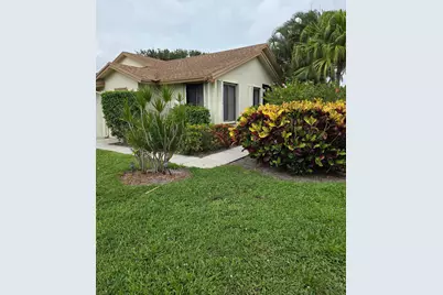 1305 NW 29th Avenue #D, Delray Beach, FL 33445 - Photo 1