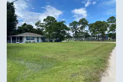 1206 17th Avenue SW, Vero Beach, FL 32962 - Photo 9