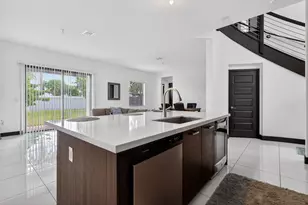 15505 NW 89th Ct, Hialeah, FL 33018 - Photo 13