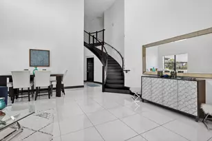 15505 NW 89th Ct, Hialeah, FL 33018 - Photo 5