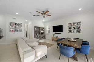 1386 Beacon Cir, Wellington, FL 33414 - Photo 9