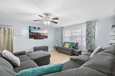 115 NE Caprona Avenue, Port Saint Lucie, FL 34983 - Photo 7