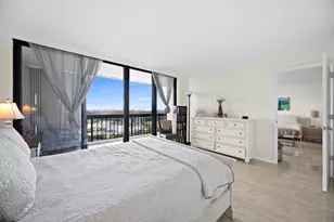 2425 Presidential Way, West Palm Beach, FL 33401 - Photo 21