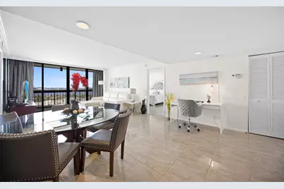 2425 Presidential Way #Ph2, West Palm Beach, FL 33401 - Photo 11