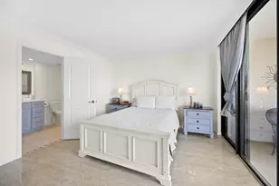 2425 Presidential Way, West Palm Beach, FL 33401 - Photo 23