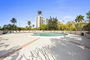 2425 Presidential Way, West Palm Beach, FL 33401 - Photo 33