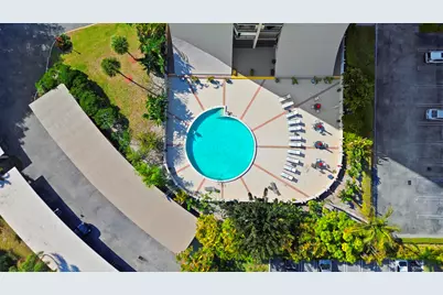 2425 Presidential Way #Ph2, West Palm Beach, FL 33401 - Photo 31