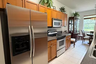 369 River Bluff Ln, West Palm Beach, FL 33411 - Photo 11