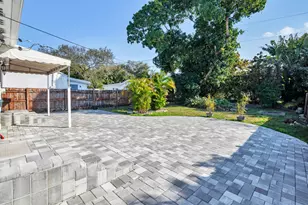 922 Upland Rd, West Palm Beach, FL 33401 - Photo 9