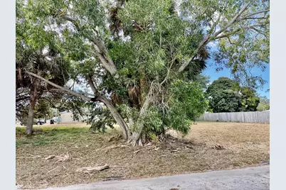 401 SW Tulip Boulevard, Port Saint Lucie, FL 34953 - Photo 5