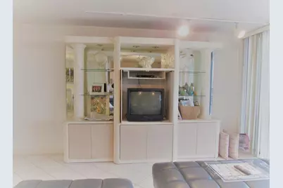 2000 Presidential Way #2006, West Palm Beach, FL 33401 - Photo 9