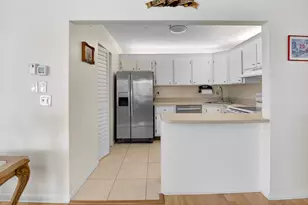 321 Knotty Pine Cir, Greenacres, FL 33463 - Photo 9