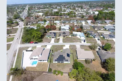 294 SW Statler Avenue, Port Saint Lucie, FL 34984 - Photo 9