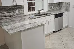 12191 Broadleaf Ct, Wellington, FL 33414 - Photo 3