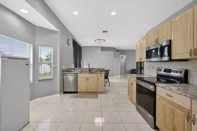 102 Brook Woode Court, Royal Palm Beach, FL 33411 - Photo 17