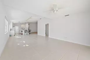 699 Hudson Bay Dr, Palm Beach Gardens, FL 33410 - Photo 13