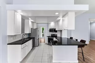 8033 Kaliko Ln, Wellington, FL 33414 - Photo 11