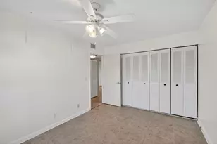374 Bennington Ln, Lake Worth, FL 33467 - Photo 7