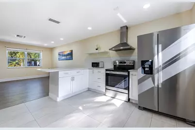 3914 Serubi Avenue, Palm Springs, FL 33461 - Photo 11
