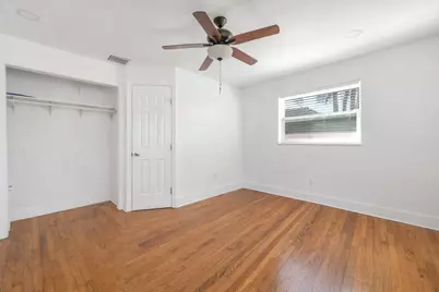 3914 Serubi Avenue, Palm Springs, FL 33461 - Photo 17