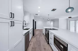 5686 Shirley Dr, Jupiter, FL 33458 - Photo 3