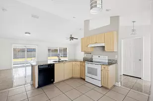 990 SW Versailles Ave, Port Saint Lucie, FL 34953 - Photo 21