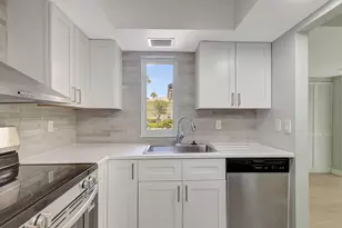 1538 SE Royal Green Cir, Port Saint Lucie, FL 34952 - Photo 9