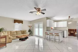 105 Sunflower Cir, West Palm Beach, FL 33411 - Photo 17