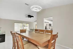 105 Sunflower Cir, West Palm Beach, FL 33411 - Photo 9