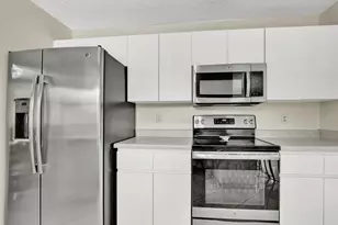 105 Sunflower Cir, West Palm Beach, FL 33411 - Photo 15