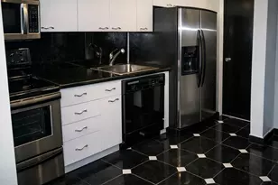 5401 Collins Ave, Miami Beach, FL 33140 - Photo 11