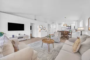 836 Club Dr, Palm Beach Gardens, FL 33418 - Photo 1