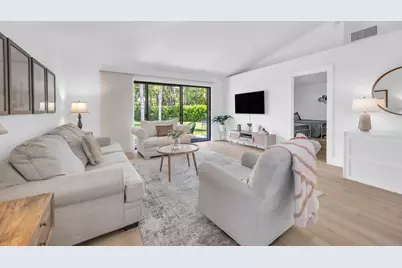 836 Club Drive, Palm Beach Gardens, FL 33418 - Photo 9