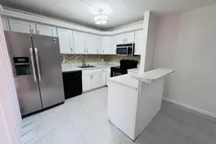 1534 Forest Lakes Cir, West Palm Beach, FL 33406 - Photo 9